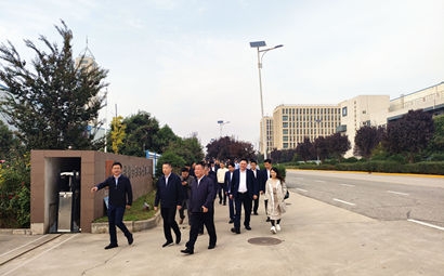 团市委、市贸促会、市青企协一行到Z6尊龙凯时集团泾河产业园调查互换