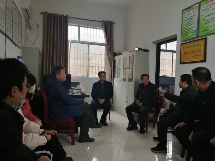 集团防控复工两不误 助力马王村春耕出产